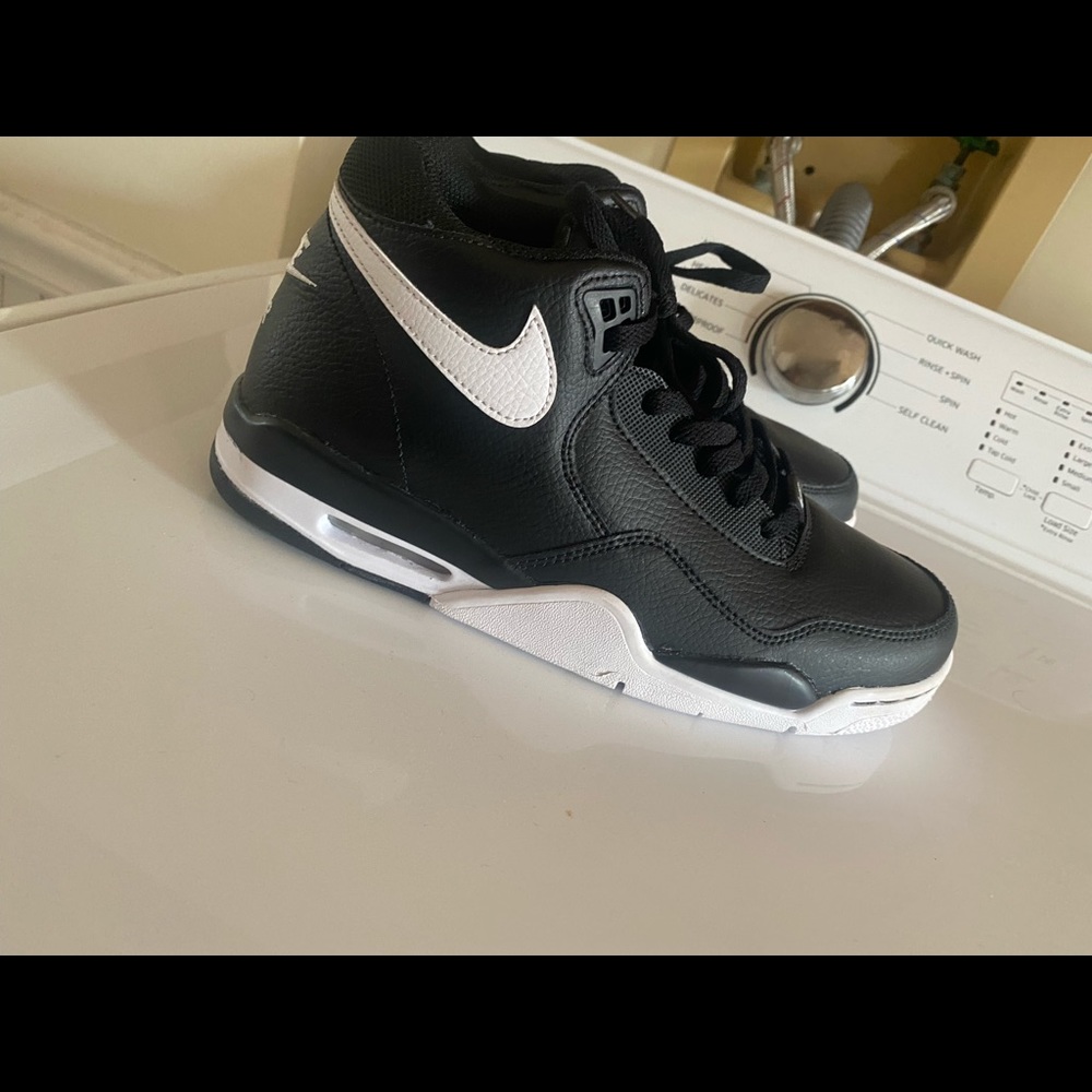Flight Legacy 'Black White' size 9 mens